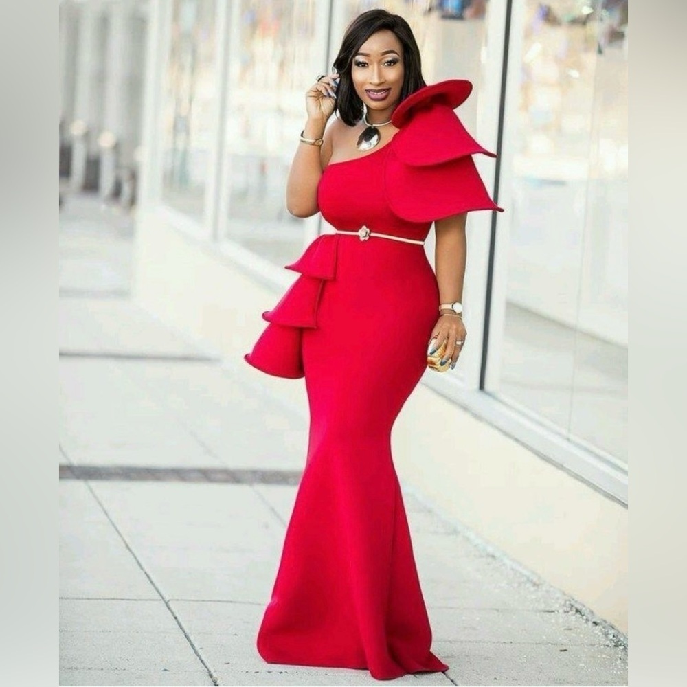 Gorgeous plus size dress Prom Evening gown
